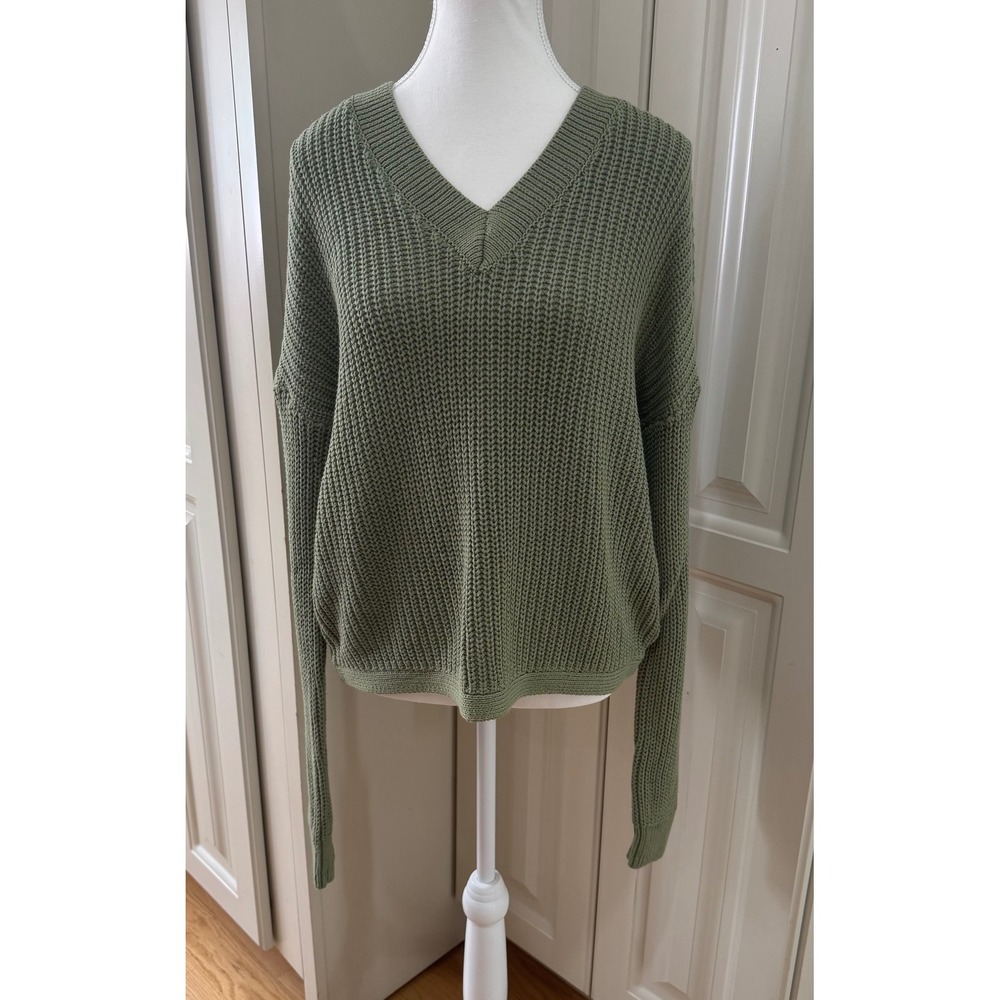 Time and Tru Womens V-Neck Knit Sweater Olive Green Long Sleeve Size Large NWT
